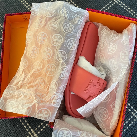 Tory Burch Sandals - Picture 5 of 7